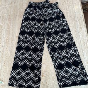 Ashley Blue Wide Abstract Design Leg Pants (size large)